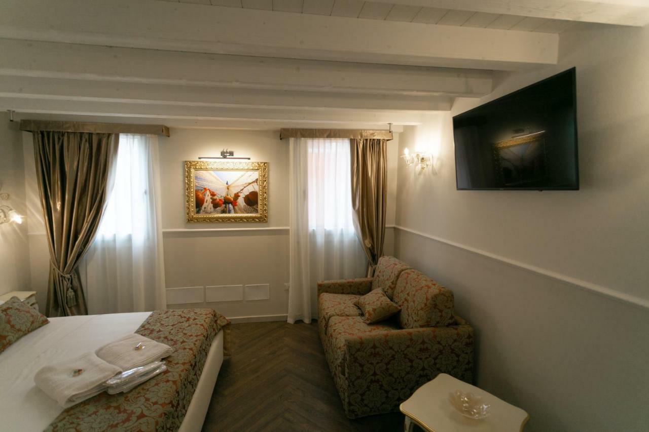 Ca' Vittoria Boutique House Apartsuite Кьоджа Экстерьер фото