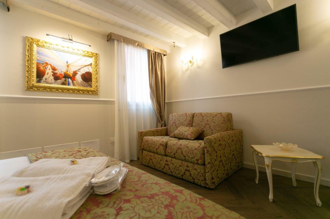 Ca' Vittoria Boutique House Apartsuite Кьоджа Экстерьер фото